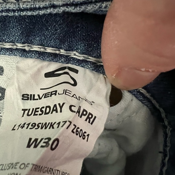 Silver jeans capris 30 - Picture 4 of 4